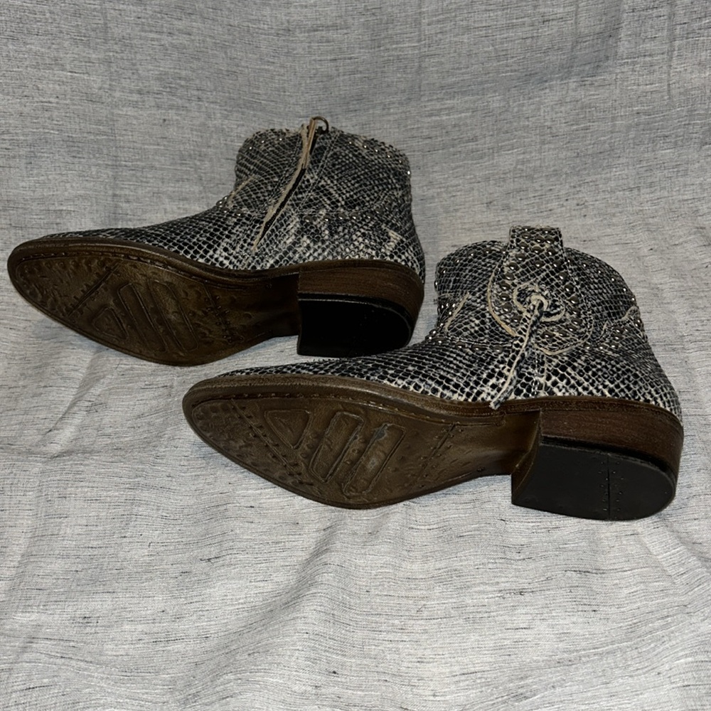 Dingo Clementine Leather Ankle Boots - Picture 7 of 16